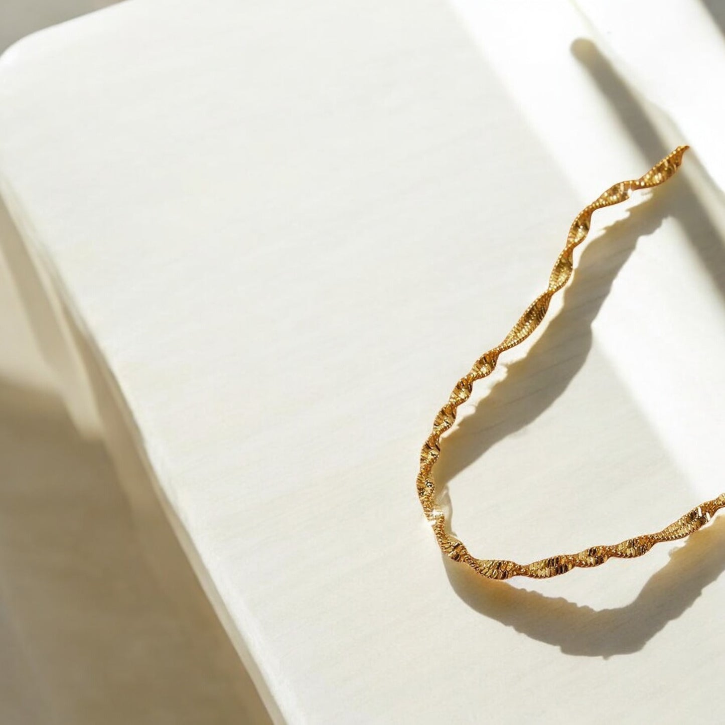 18k gold plated twisted bracelet